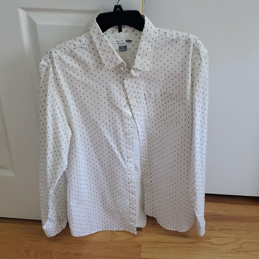 Old Navy men's dress shirt